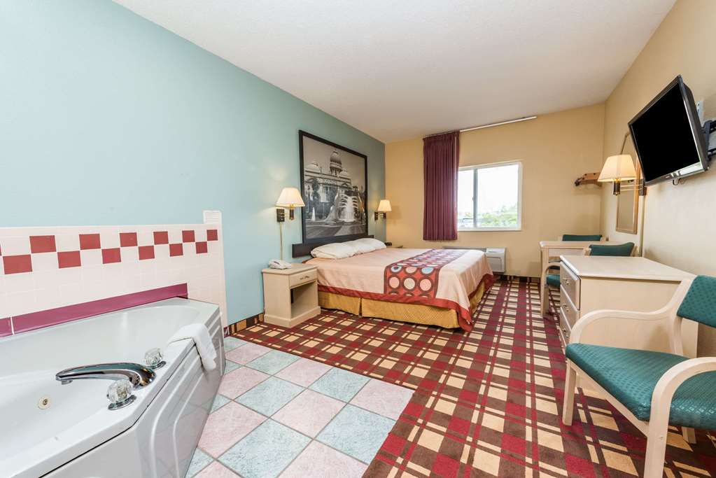 Super 8 by Wyndham Martinsville - photo 10