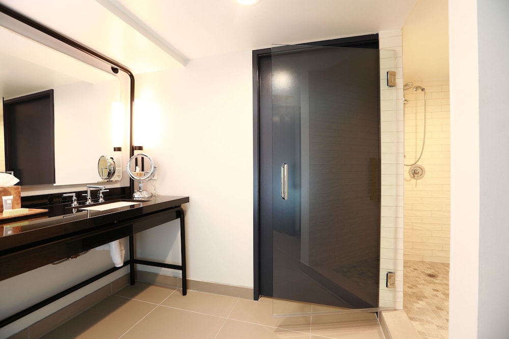 The Beeman Hotel - photo 24
