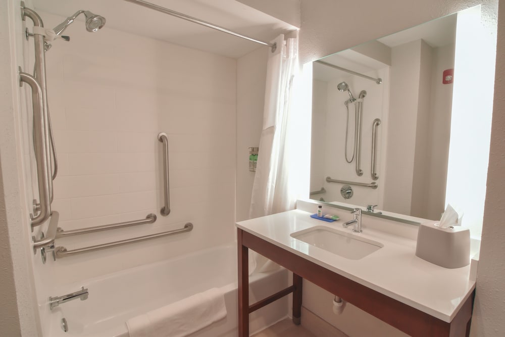 Holiday Inn Express & Suites Indianapolis Northwest by IHG - photo 26