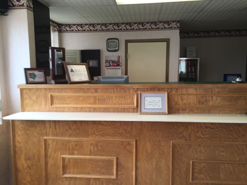 Highway Inn - photo 4