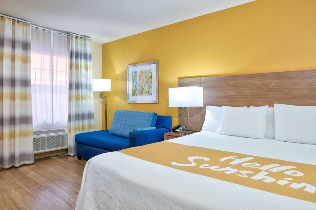 Days Inn by Wyndham Batesville - photo 30