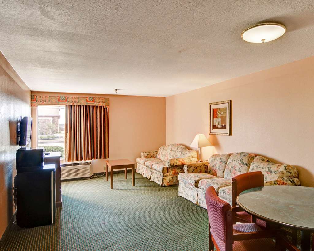Quality Inn Forest Hill Fort Worth South - photo 18