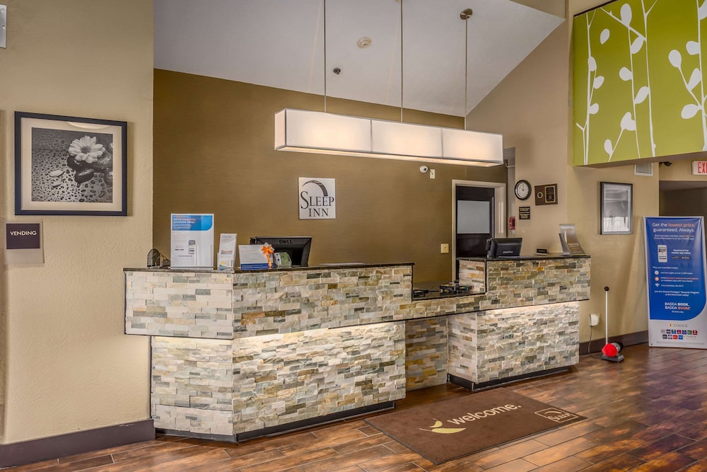 Garner Hotel Albuquerque Airport by IHG - photo 4