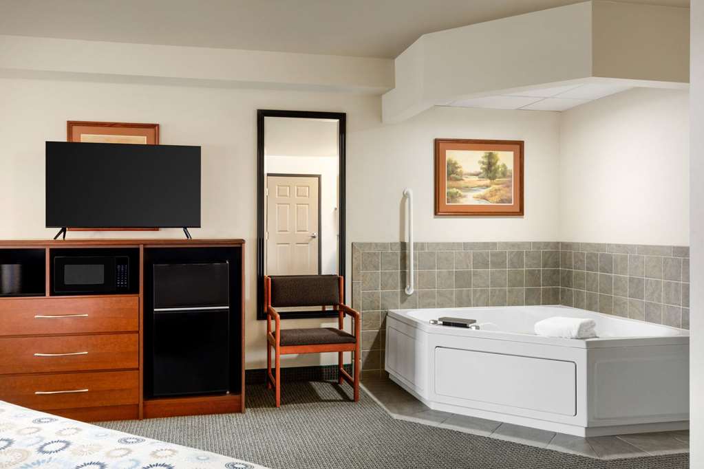 AmericInn by Wyndham Havre - photo 38