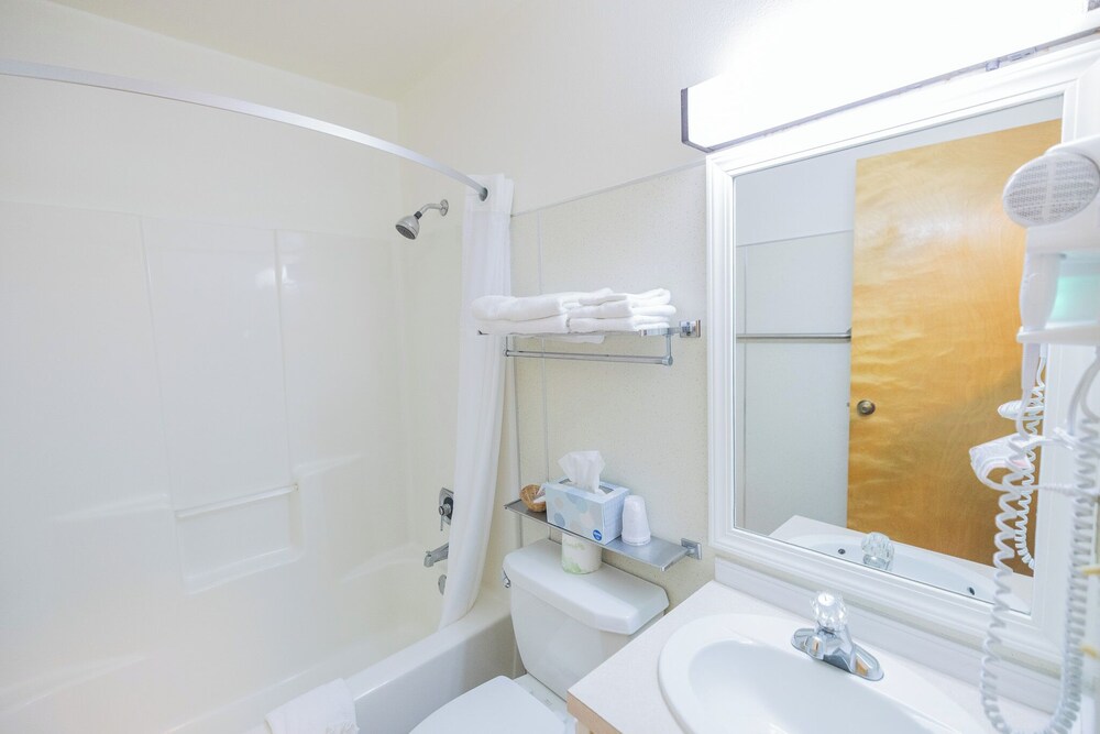 Captain's Choice Motel - photo 31