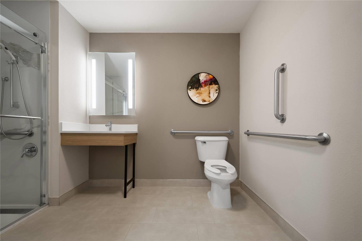 La Quinta Inn & Suites by Wyndham Greenville Woodruff Rd. - photo 9