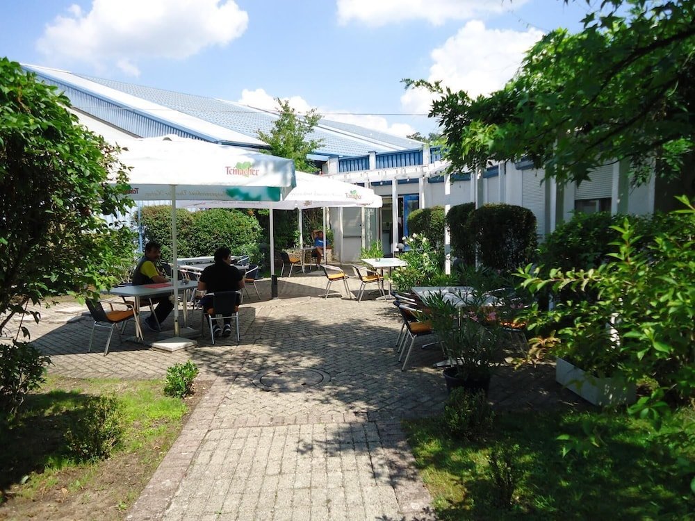Sportpark Jürgen Fassbender — hotel in Eggenstein-Leopoldshafen