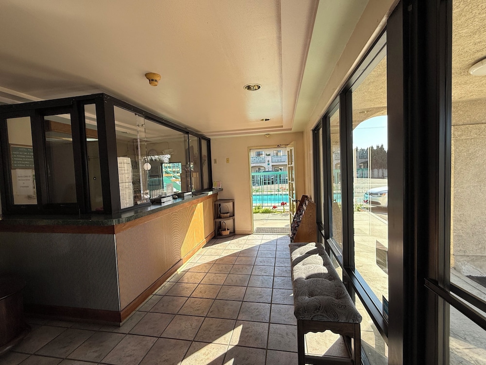 Fiesta Inn Bell Gardens Los Angeles — hotel in Bell Gardens