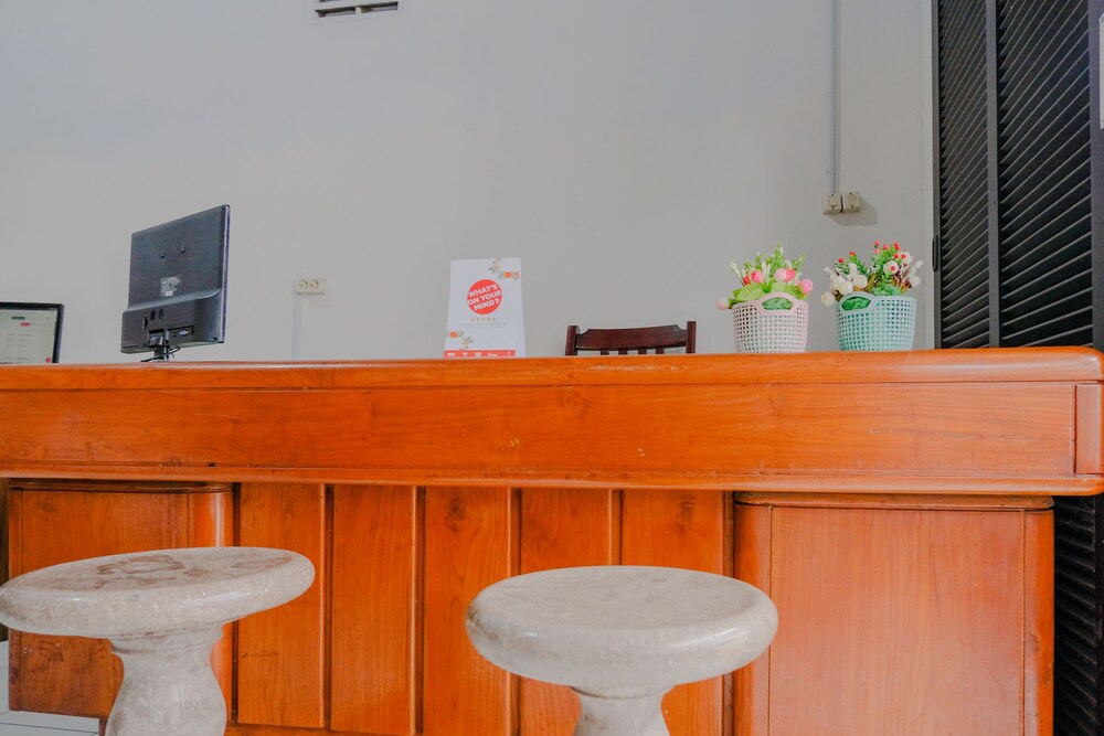 OYO 1976 Omah Kost Family - carbon neutral hotel in Tulungagung