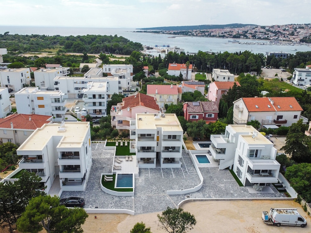 Pool apartments Break B — 4-Star Luxury Hotel in Novalja, Croatia