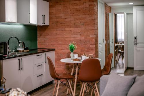 Luxury Duplex Studios City Center