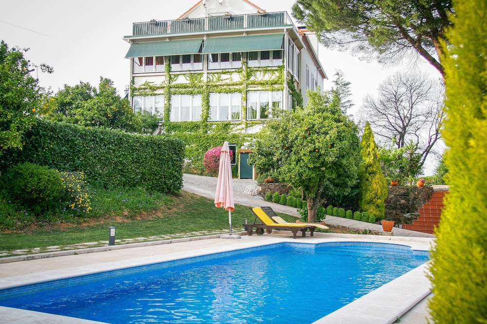 Vila Dos Castanheiros — 4-Star Luxury Hotel in Ferreira Do Zezere, Portugal