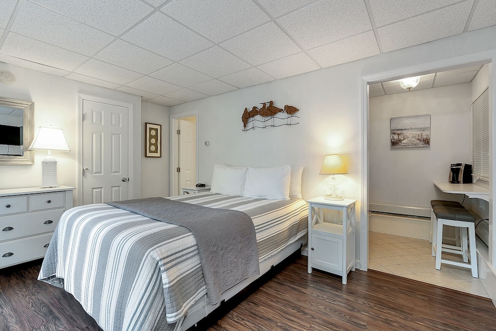 Towne Lyne Motel - photo 84
