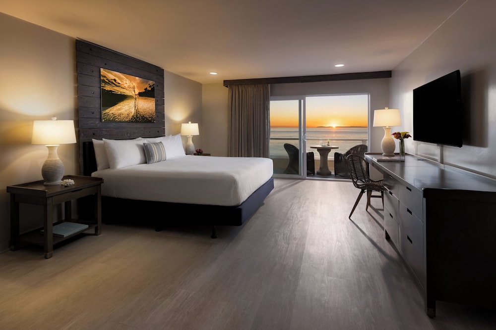 Pacific Edge Hotel - photo 47
