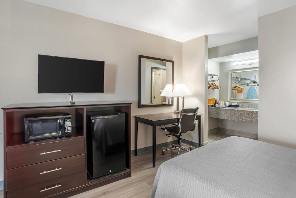 Quality Inn Simpsonville Greenville - photo 13