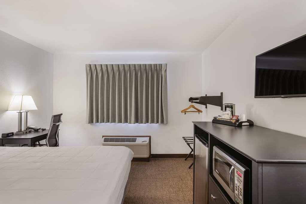 Americas Best Value Inn Birch Run - photo 30