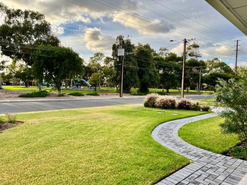 Parkview Cottage — 4-Star Luxury Hotel in Henley Beach, Australia