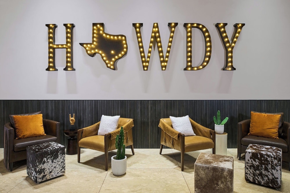 Renaissance Austin Hotel - photo 5