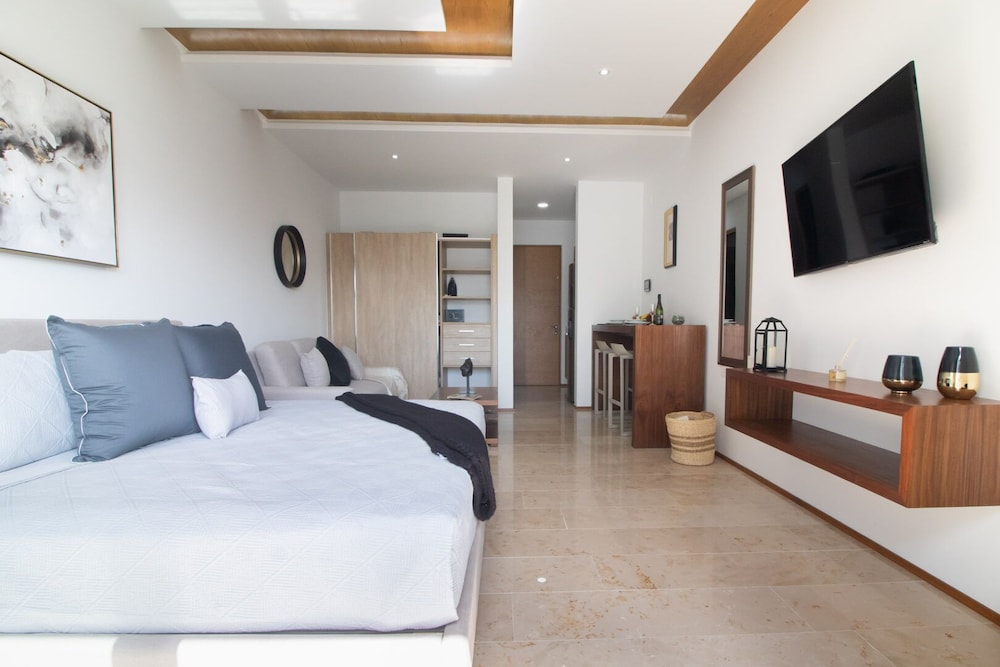 Midtown 256 - last minute hotel in Playa Del Carmen