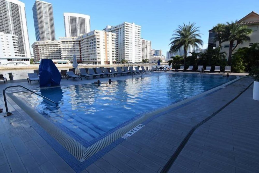 2 Bedroom Unit Across From Ocean @ Beachwalk Resort - photo 28
