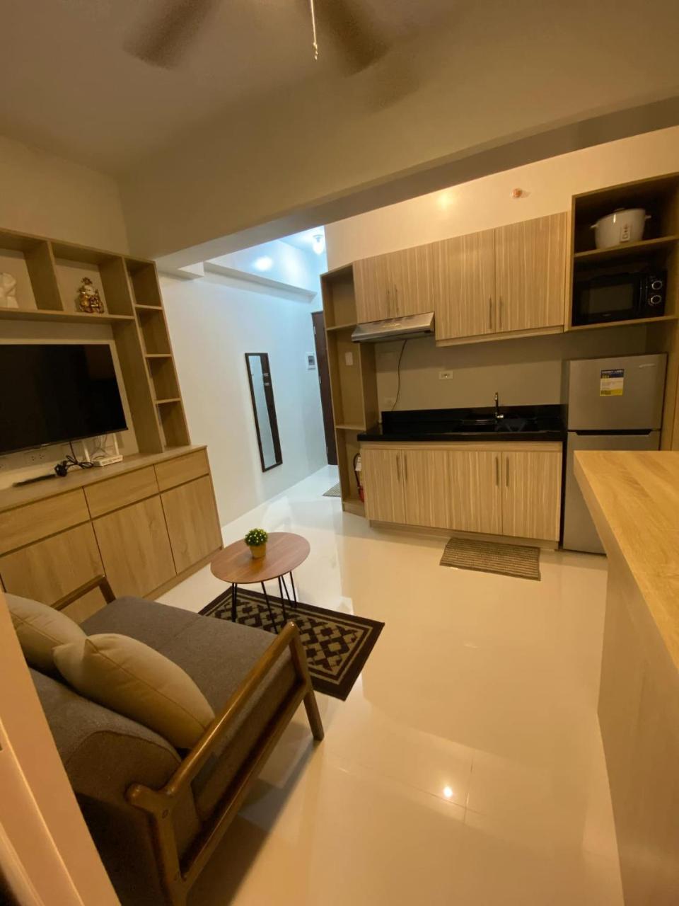Jono's Flat Royal Oceancrest — 4-Star Luxury Hotel in Lapu-Lapu City, Philippines