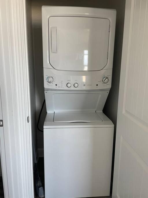 Surfside Beachfront Luxe — Freeport — photo 4