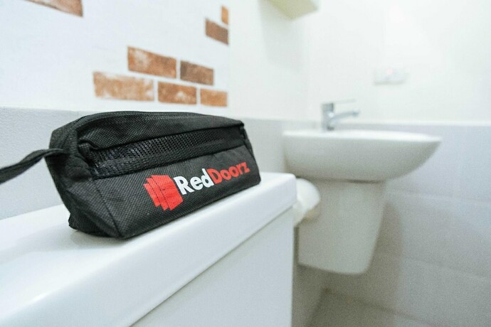 RedDoorz Plus @Yeesort Lapaz Iloilo City in Iloilo, Philippines