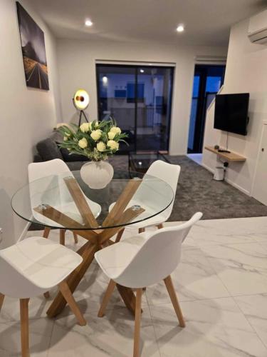 CBD Apartment 2 2 Bed 2 Bath — 4-Star Luxury Hotel in Christchurch, New Zealand