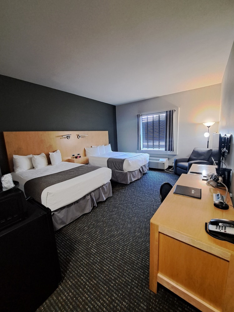 Spark by Hilton Artesia - photo 3