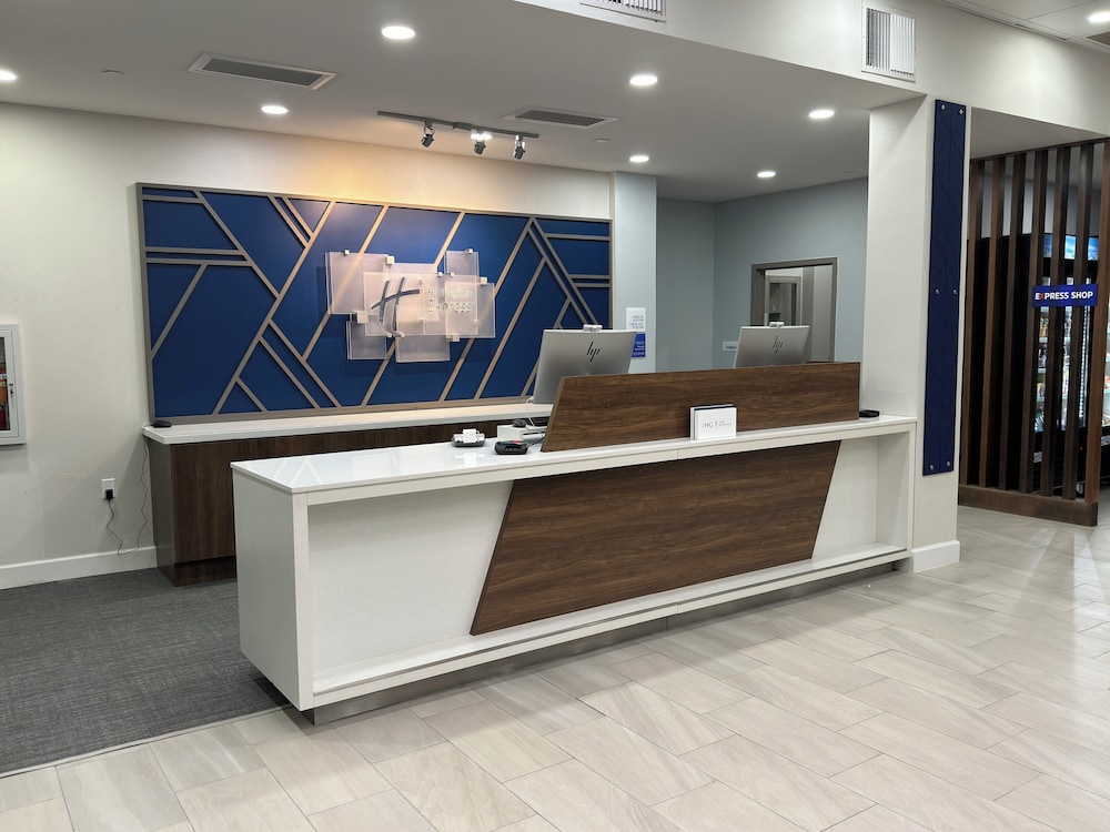 Holiday Inn Express Corpus Christi Beachfront by IHG - photo 71