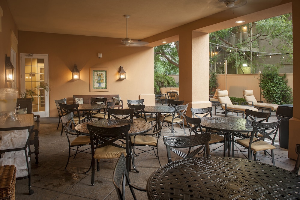 Hampton Inn New Orleans St. Charles Ave. Garden District - photo 46