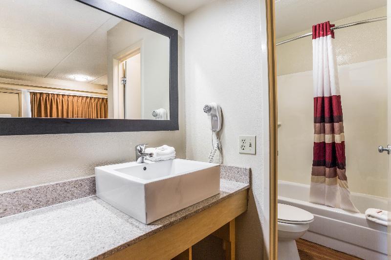 Red Roof Inn PLUS Nashville North Goodlettsville - photo 42