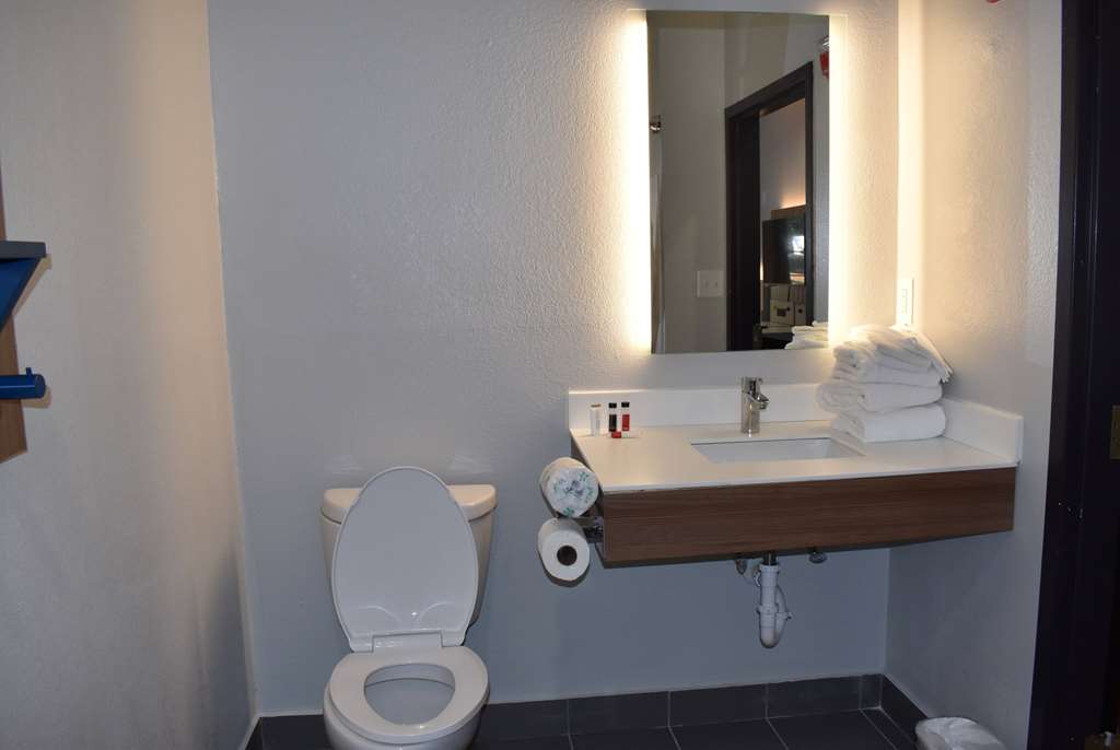 Microtel Inn & Suites by Wyndham Stockbridge Atlanta I 75 - photo 30