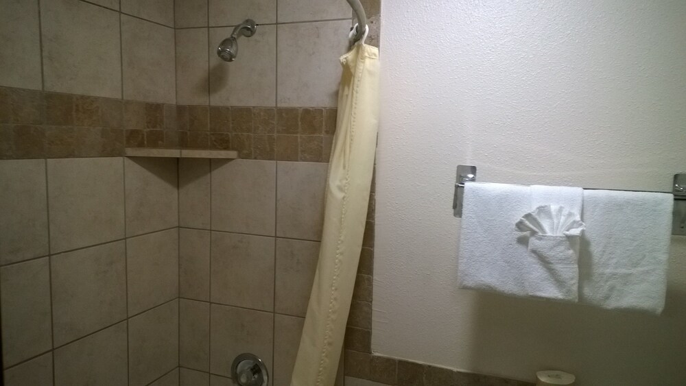 Banfield Value Inn - photo 34