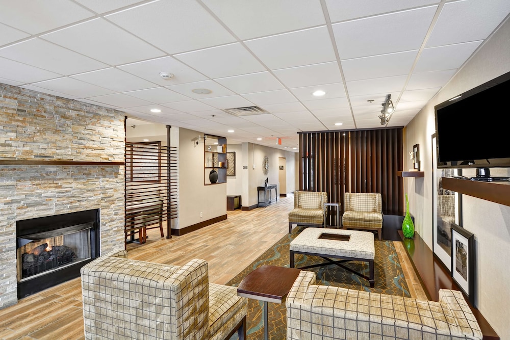 Hampton Inn Hendersonville - photo 2