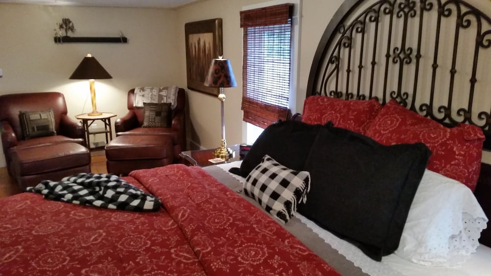 Inn at Clearwater Pond - photo 8
