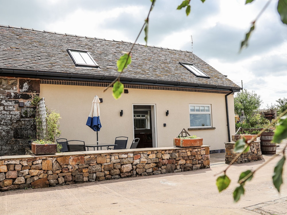 Fern Cottage — 4-Star Luxury Hotel in Biddulph, United Kingdom