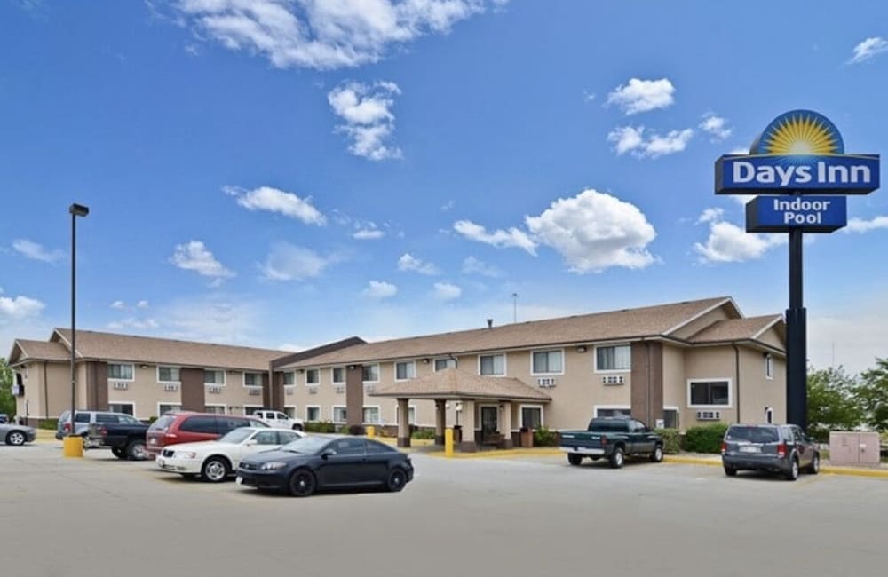 Days Inn by Wyndham Topeka - photo 30