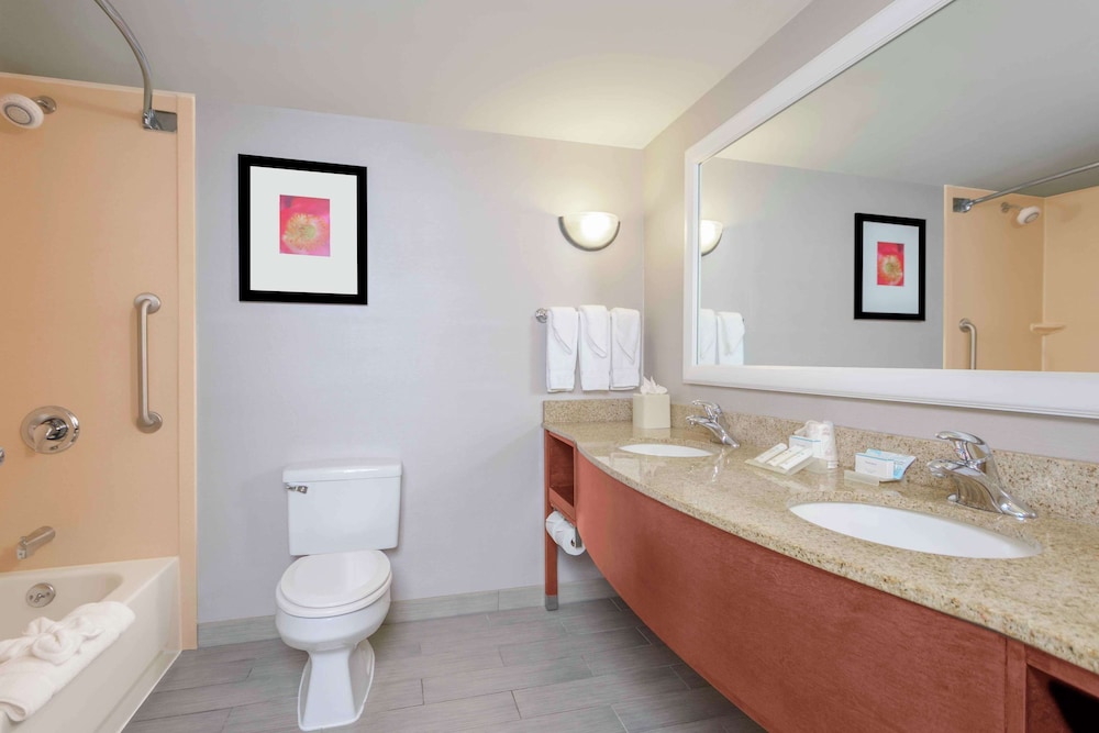 Hilton Garden Inn Independence - photo 25