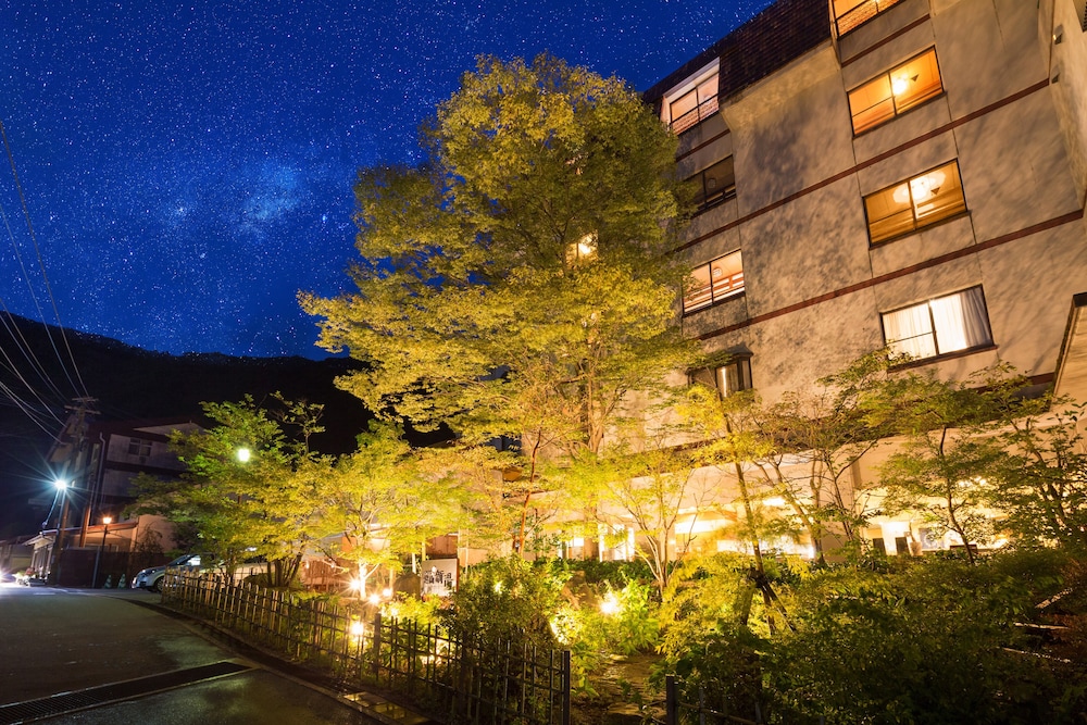 Unzen Shinyu - carbon neutral hotel in Unzen