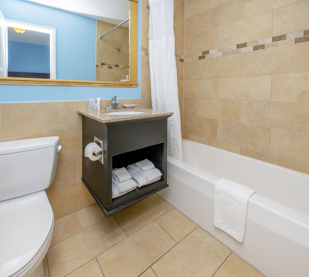 Commander Beach House Hotel - photo 49