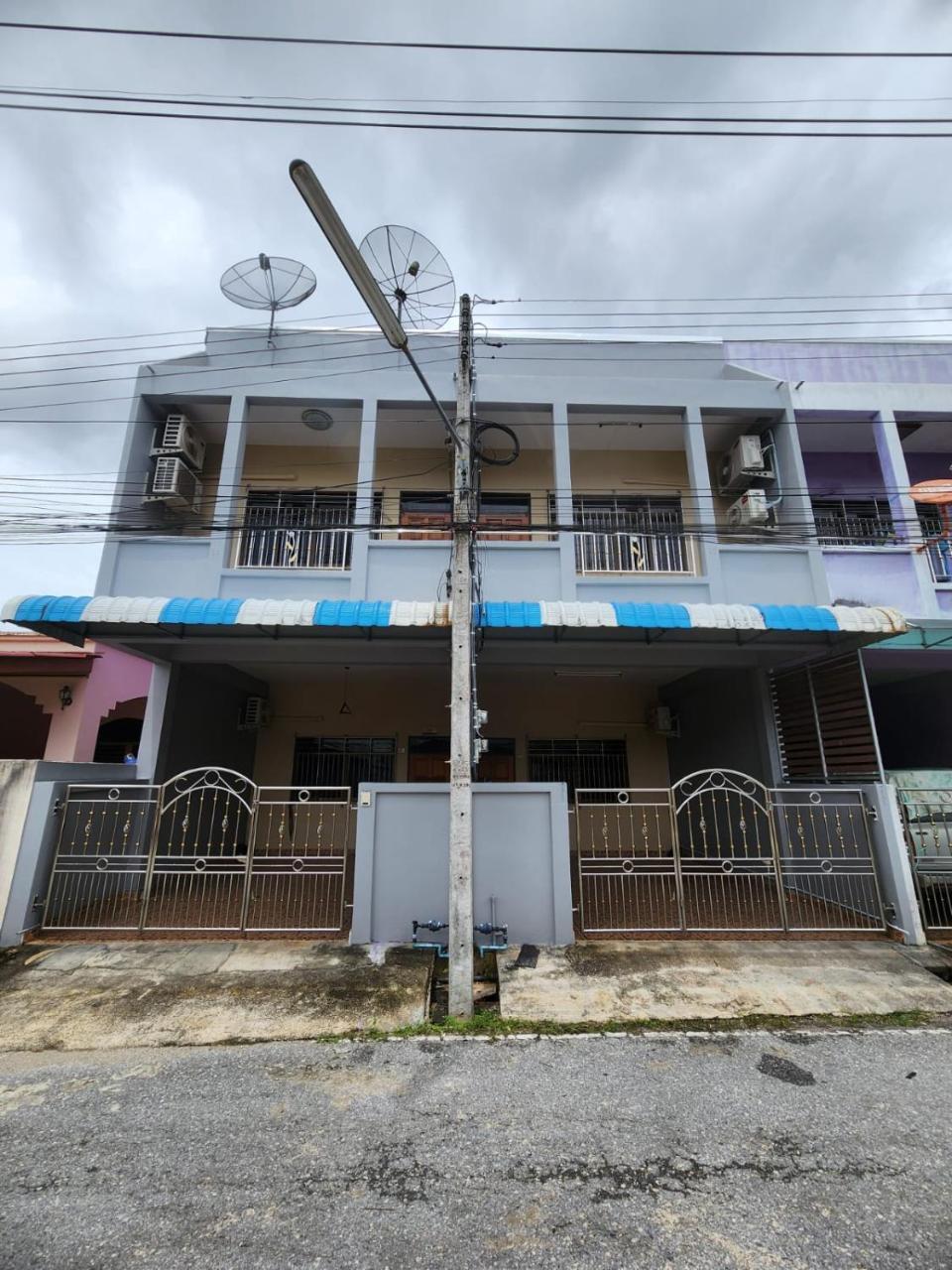 No 27 by Vince HomeStay Betong 4 Bedroom — 4-Star Luxury Hotel in Betong, Thailand