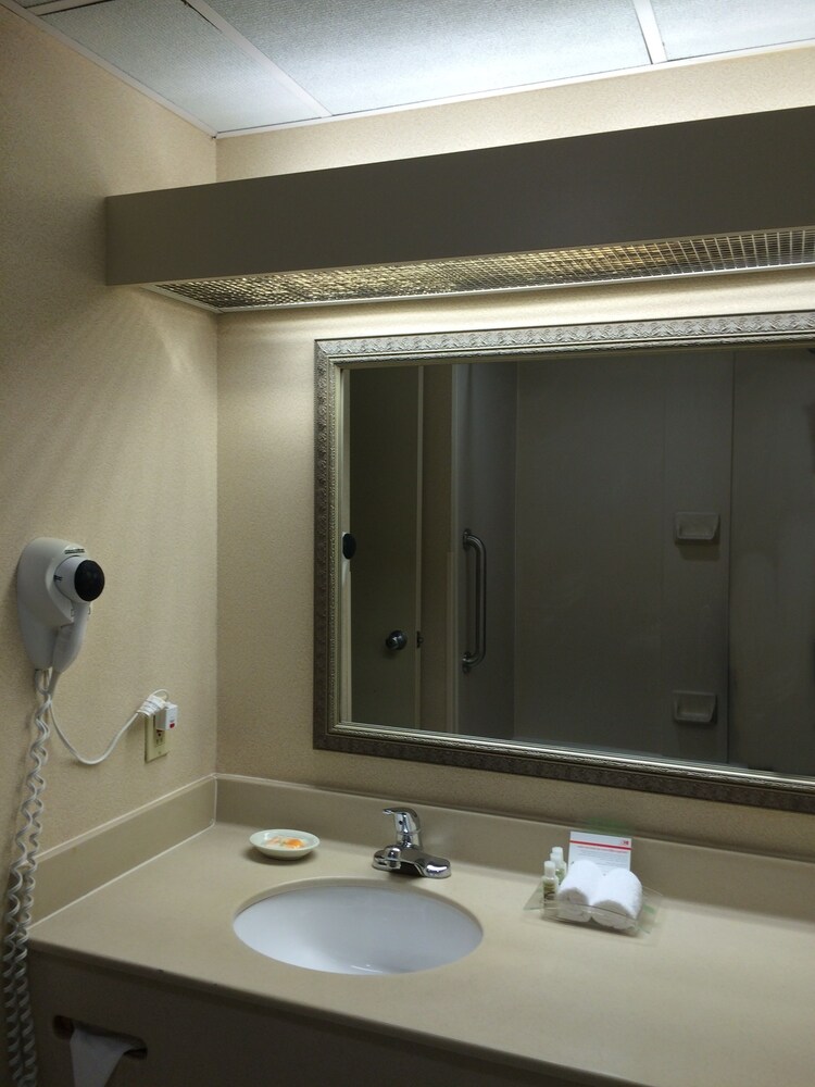 Clarion Inn Frederick Event Center - photo 35