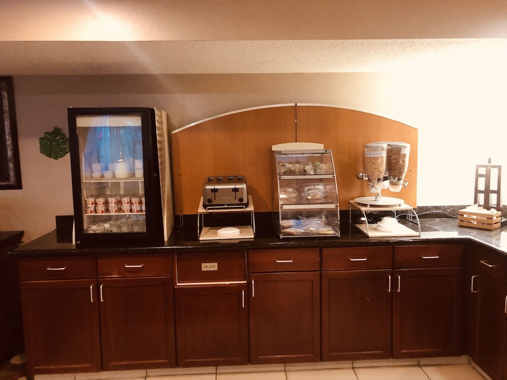 Wingate by Wyndham Ashland - photo 15