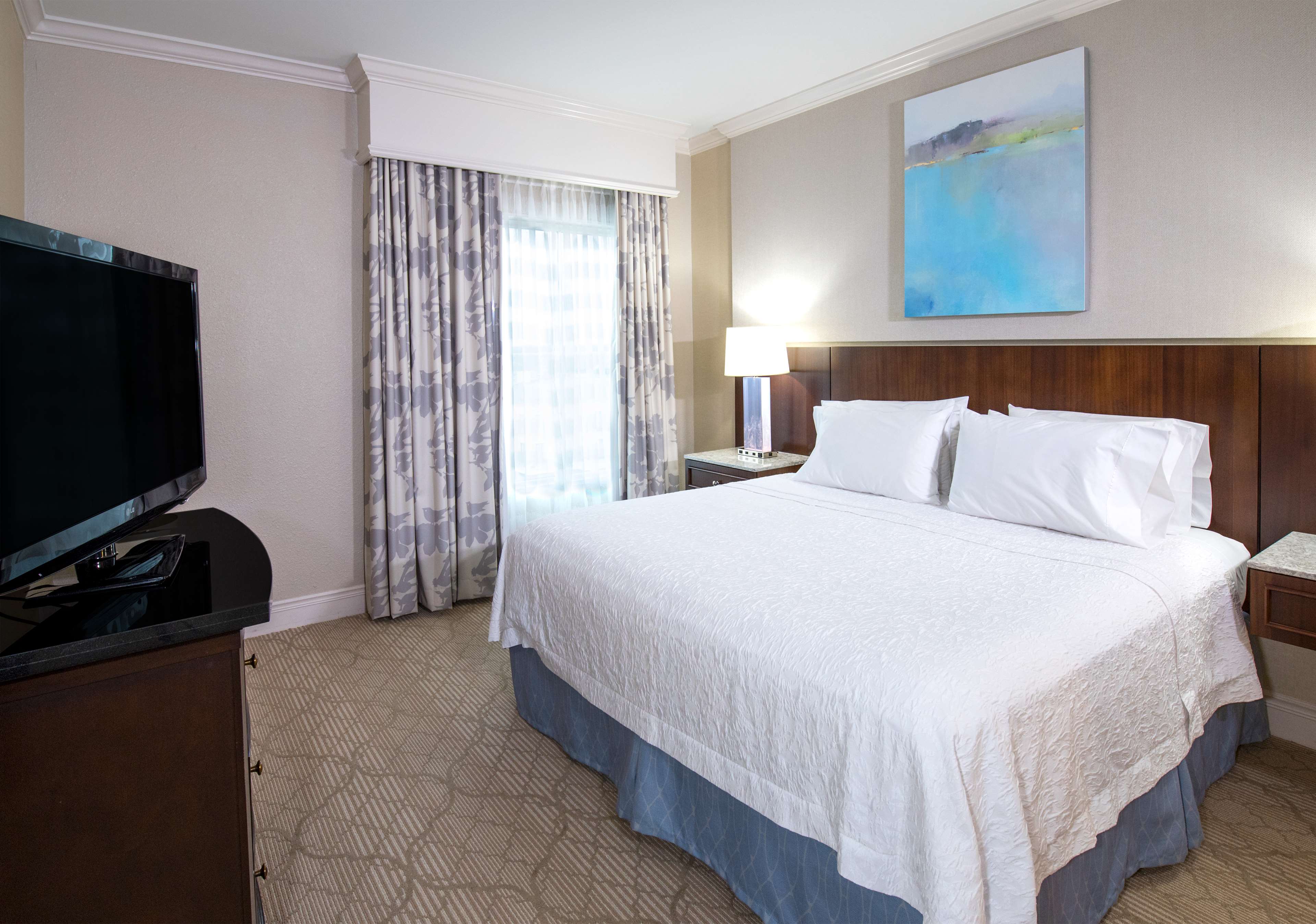 Hampton Inn & Suites Charlotte SouthPark at Phillips Place - photo 34