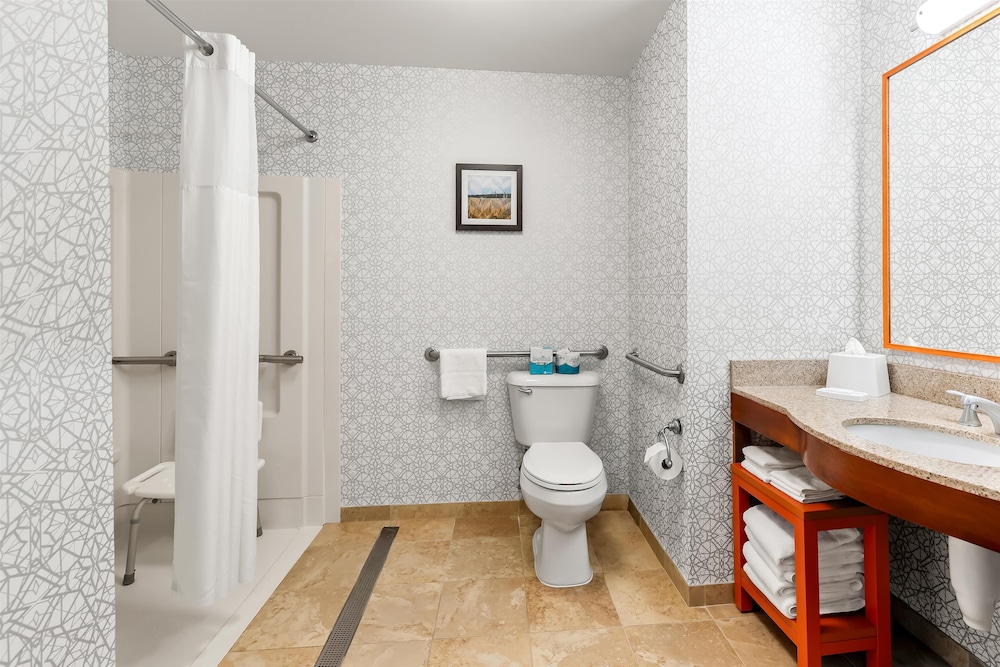 Hampton Inn & Suites Grove City - photo 36