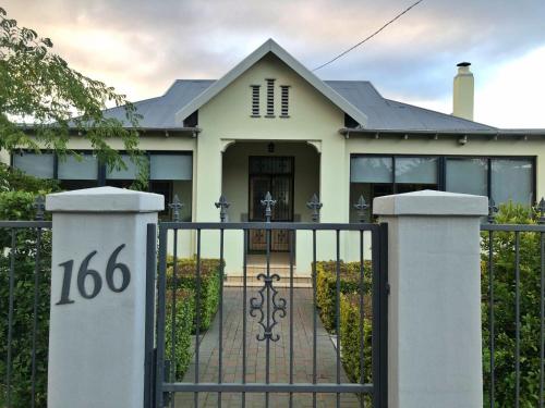 Luxury and homely stay in Oudtshoorn, South Africa