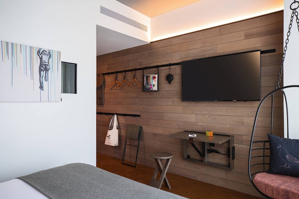Moxy NYC Downtown - photo 11