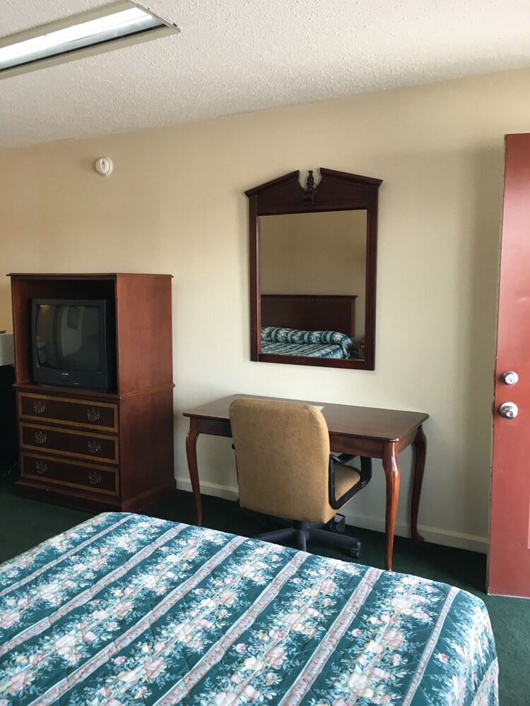 McCaig Motel - photo 6