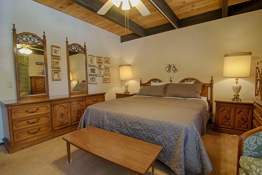 Vidor Village - photo 8